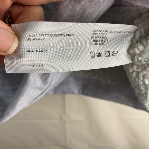 Mountain & Isles Sherpa Lined Hoodie Pullover Light Purple Size S - Picture 4 of 8